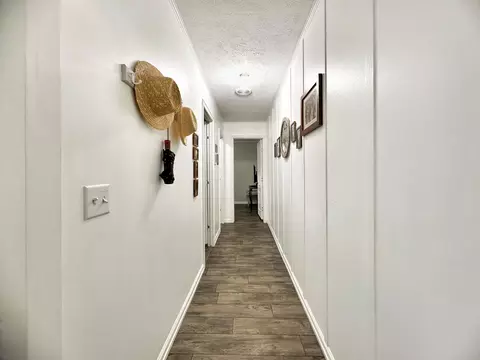 Entry Way - 116 E Ave G, Hooks, TX 75561 photo 1 of 1