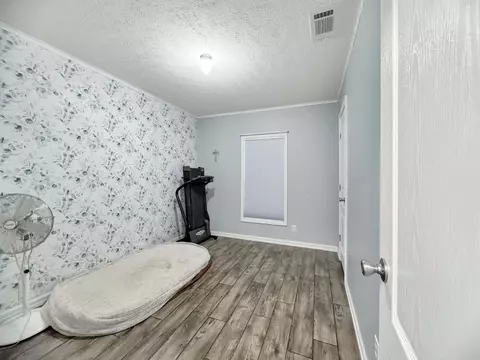 Bedroom - 116 E Ave G, Hooks, TX 75561 photo 4 of 4