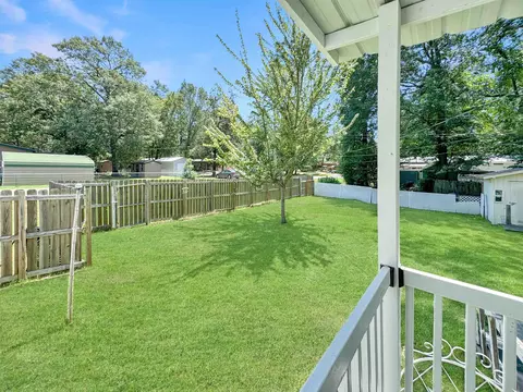 Exterior - 116 E Ave G, Hooks, TX 75561 photo 1 of 5