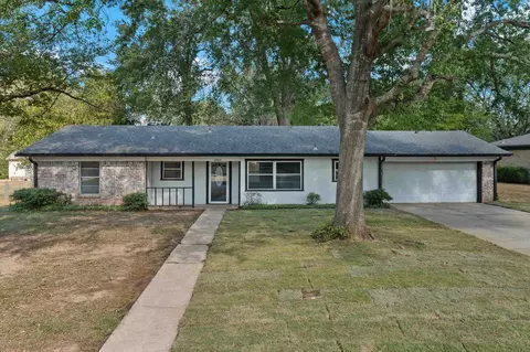 2604 Redbud St, Kilgore, TX 75662