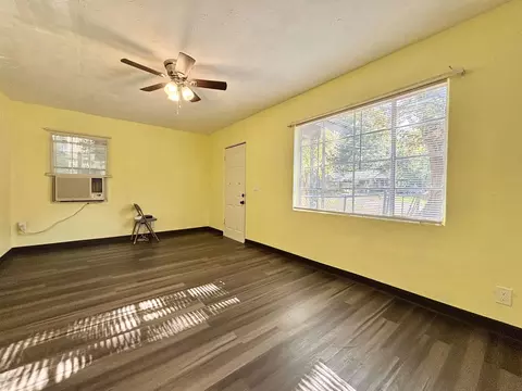 Living - 409 Plainview St, Longview, TX 75604 photo 4 of 4