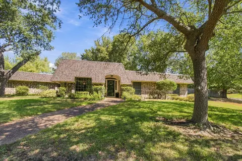 3009 Crestwood Ln, Kilgore, TX 75662