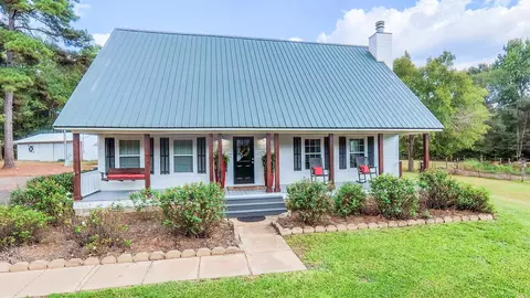 3500 S State Line Rd, Waskom, TX 75692
