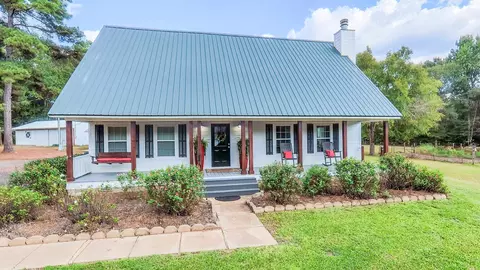 3500 S State Line Rd, Waskom, TX 75692