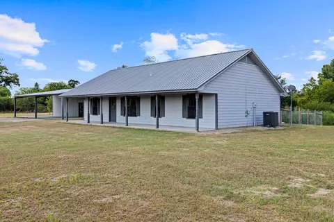 2044 Cardinal Rd, Gilmer, TX 75645