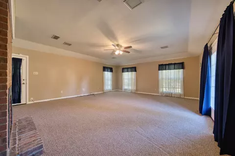 Living - 20 Rambling Rd, Longview, TX 75604 photo 5 of 5