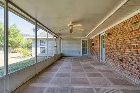 Exterior - 20 Rambling Rd, Longview, TX 75604 photo 3 of 6