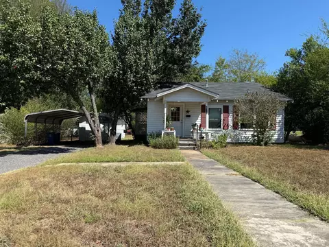 819 E Bean, Kilgore, TX 75662