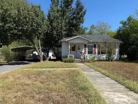 819 E Bean, Kilgore, TX 75662