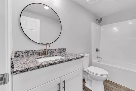 Bath - 102 E Berkley St, Longview, TX 75604 photo 2 of 2