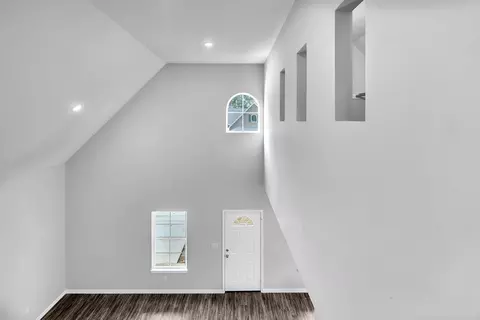 Entry Way - 102 E Berkley St, Longview, TX 75604 photo 5 of 5