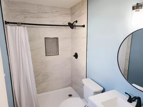 Bath - 1707 Preston Dr, Longview, TX 75604 photo 1 of 7