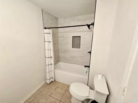 Bath - 1707 Preston Dr, Longview, TX 75604 photo 7 of 7