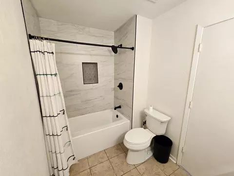 Bath - 1707 Preston Dr, Longview, TX 75604 photo 6 of 7