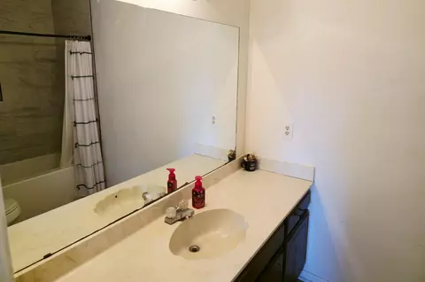 Bath - 1707 Preston Dr, Longview, TX 75604 photo 5 of 7