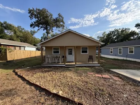 219 Hull Ave, Gladewater, TX 75647