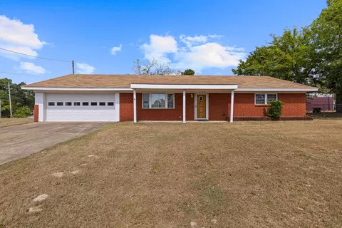 905 Hillcrest St, Linden, TX 75563