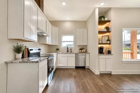 Kitchen - 814 Premier Rd, Longview, TX 75604 photo 5 of 5