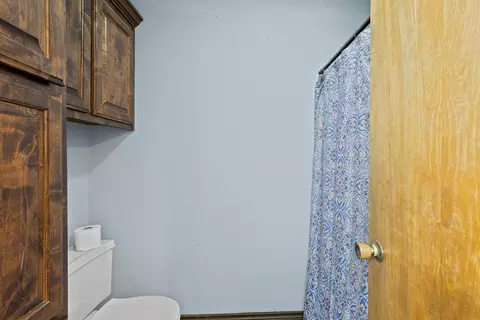 Bath - 106 Suzanne Dr, Longview, TX 75604 photo 2 of 5