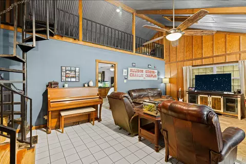 Living - 106 Suzanne Dr, Longview, TX 75604 photo 1 of 3