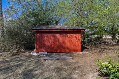 Exterior - 106 Suzanne Dr, Longview, TX 75604 photo 7 of 10
