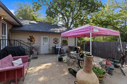 Exterior - 106 Suzanne Dr, Longview, TX 75604 photo 6 of 10