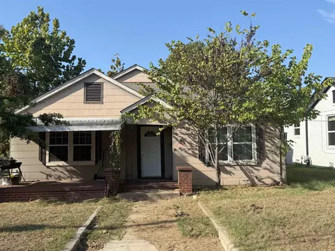 401 E Henderson St, Overton, TX 75684