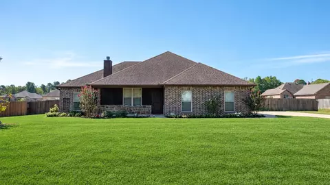 214 Karabeth Ln, Hallsville, TX 75650
