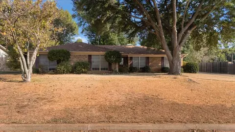 4401 Sherman Dr, Marshall, TX 75672