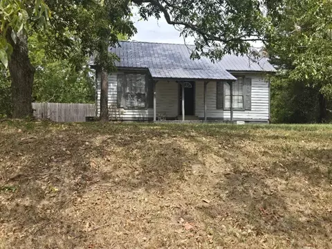 109 E Crews, Overton, TX 75684