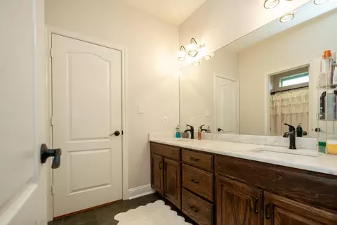 Bath - 311 Ithaca Dr, Longview, TX 75605 photo 4 of 6