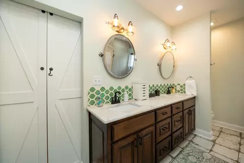 Bath - 311 Ithaca Dr, Longview, TX 75605 photo 1 of 6