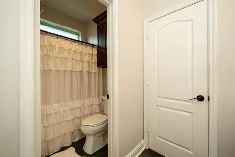 Bath - 311 Ithaca Dr, Longview, TX 75605 photo 5 of 6