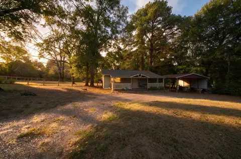 1618 Samples Rd, Kilgore, TX 75662