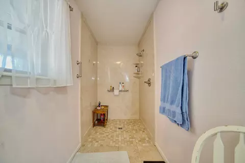 Bath - 1260 Brandywine Dr, Longview, TX 75601 photo 4 of 4