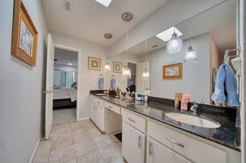 Bath - 1260 Brandywine Dr, Longview, TX 75601 photo 2 of 4