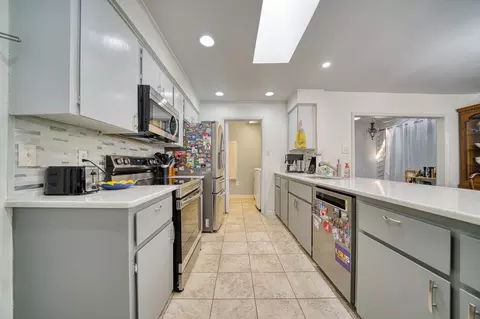 Kitchen - 1260 Brandywine Dr, Longview, TX 75601 photo 2 of 4
