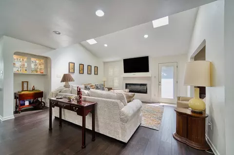 Living - 1260 Brandywine Dr, Longview, TX 75601 photo 1 of 4