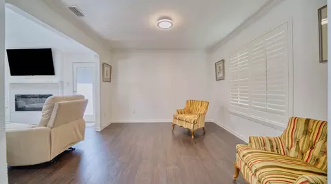 Living - 1260 Brandywine Dr, Longview, TX 75601 photo 4 of 4
