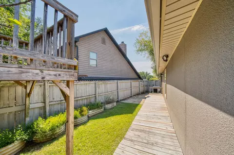 Exterior - 1260 Brandywine Dr, Longview, TX 75601 photo 8 of 10