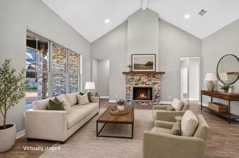 Living - 2103 Nueces Trl, Longview, TX 75604 photo 2 of 5