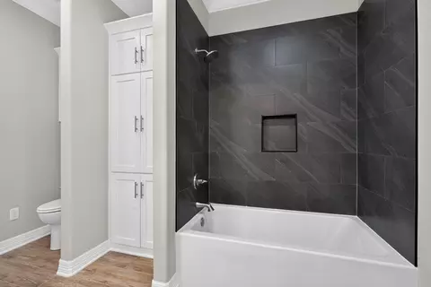 Bath - 2103 Nueces Trl, Longview, TX 75604 photo 6 of 8