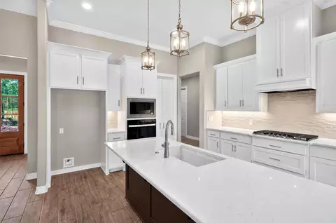 Kitchen - 2103 Nueces Trl, Longview, TX 75604 photo 2 of 5