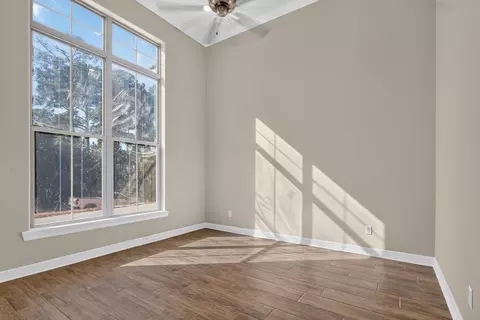 Living - 2103 Nueces Trl, Longview, TX 75604 photo 5 of 5