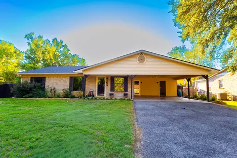 1907 Turtle Creek Dr, Marshall, TX 75670