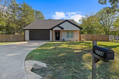 2708 Ledbetter St, Kilgore, TX 75662