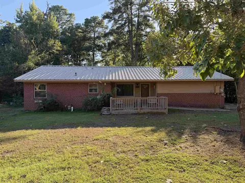 1727 Rainbow Dr, Longview, TX 75604