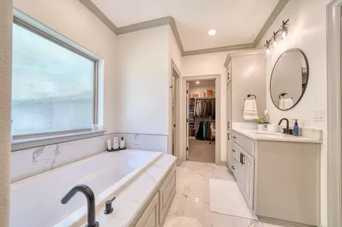 Bath - 3523 Thompson Rd, Longview, TX 75604 photo 2 of 5