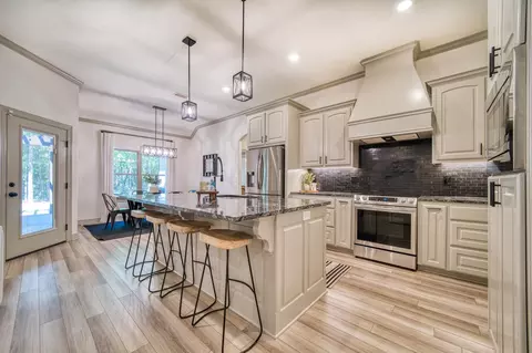 Kitchen - 3523 Thompson Rd, Longview, TX 75604 photo 4 of 5