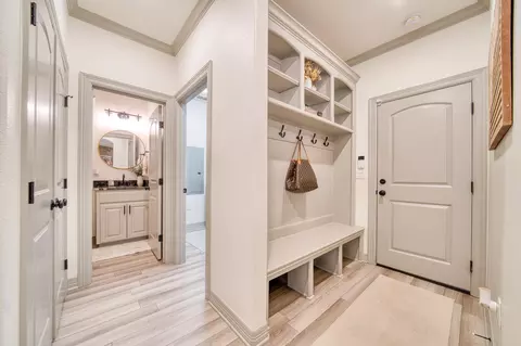 Entry Way - 3523 Thompson Rd, Longview, TX 75604 photo 4 of 6